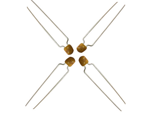 獨(dú)石電容器104